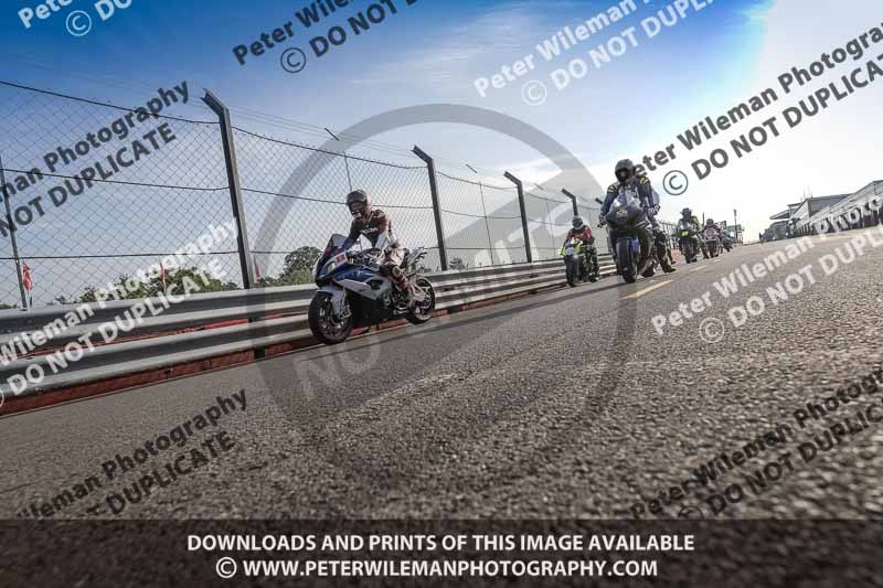 donington no limits trackday;donington park photographs;donington trackday photographs;no limits trackdays;peter wileman photography;trackday digital images;trackday photos